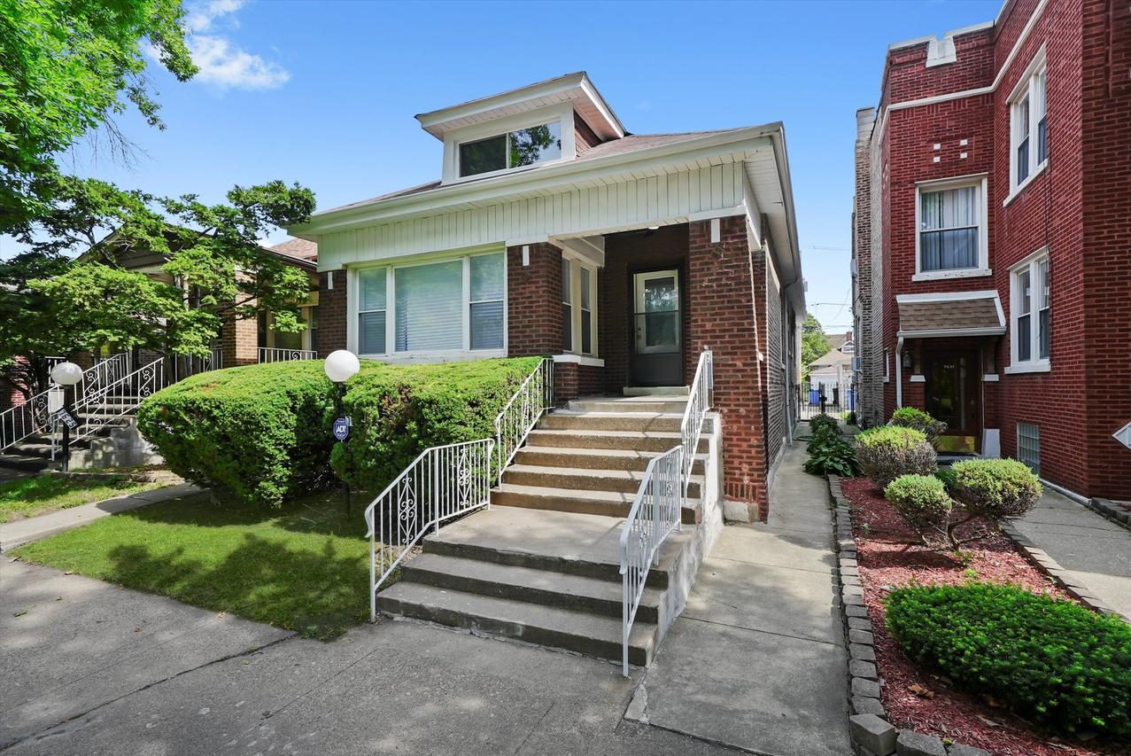 7627 S Ridgeland Ave., Chicago, IL 60649