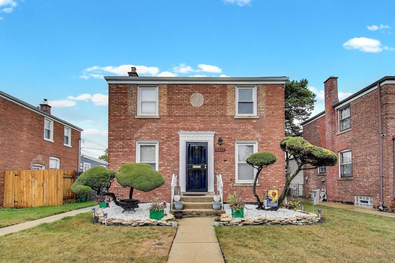 7327 S Mozart St., Chicago, IL 60629