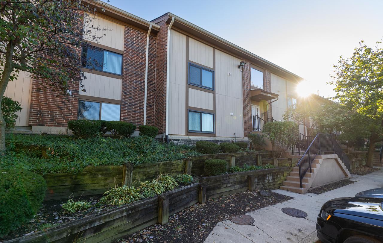 387 Wilmington Dr. #C, Bartlett, IL 60103