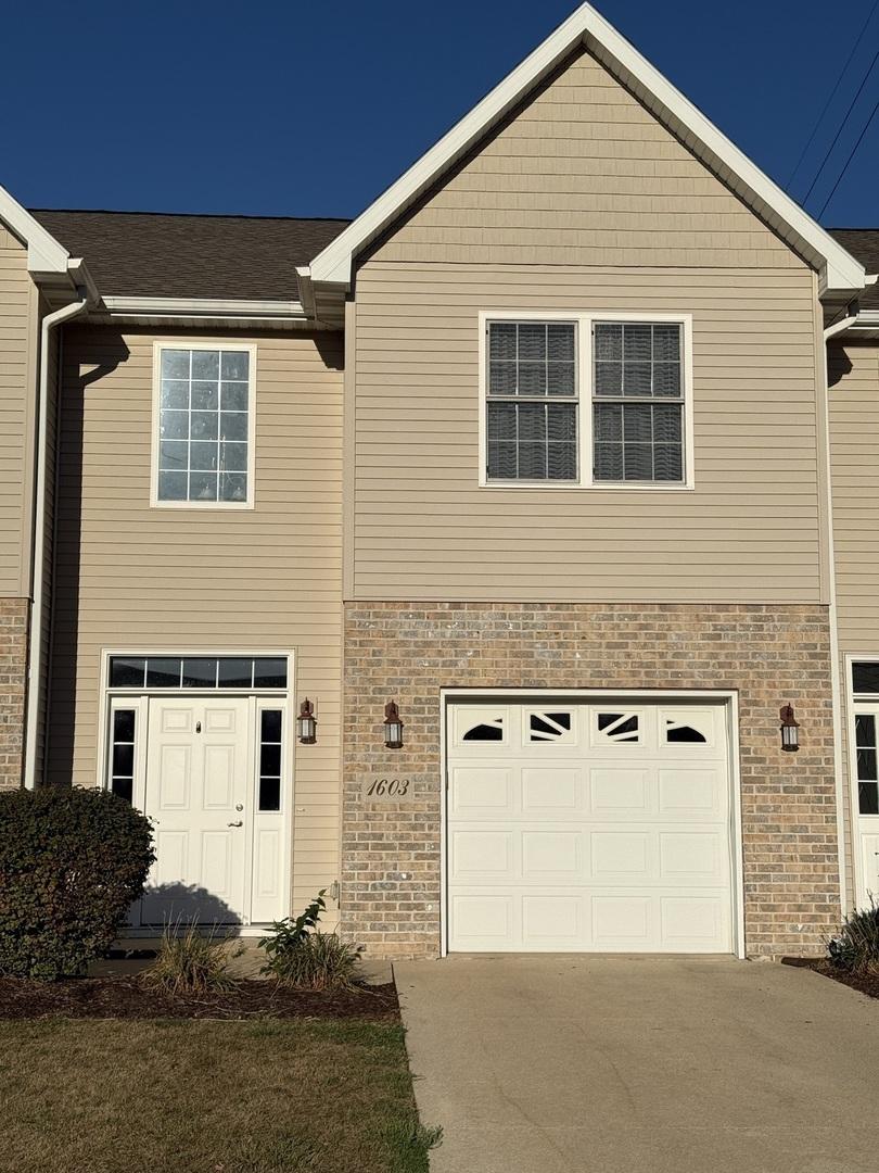 1603 Riverside Cir., Dixon, IL 61021