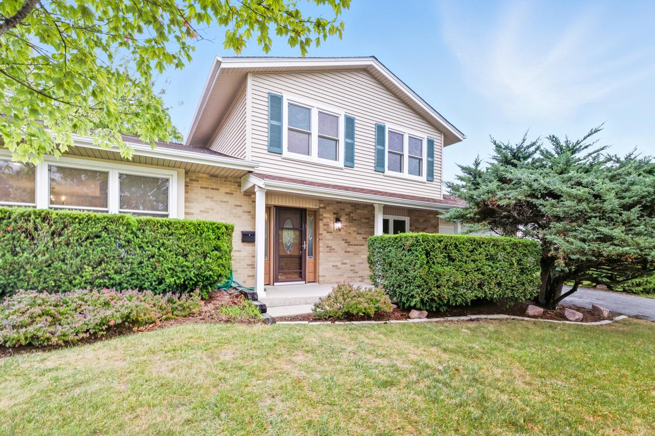 3725 N Firestone Dr., Hoffman Estates, IL 60192