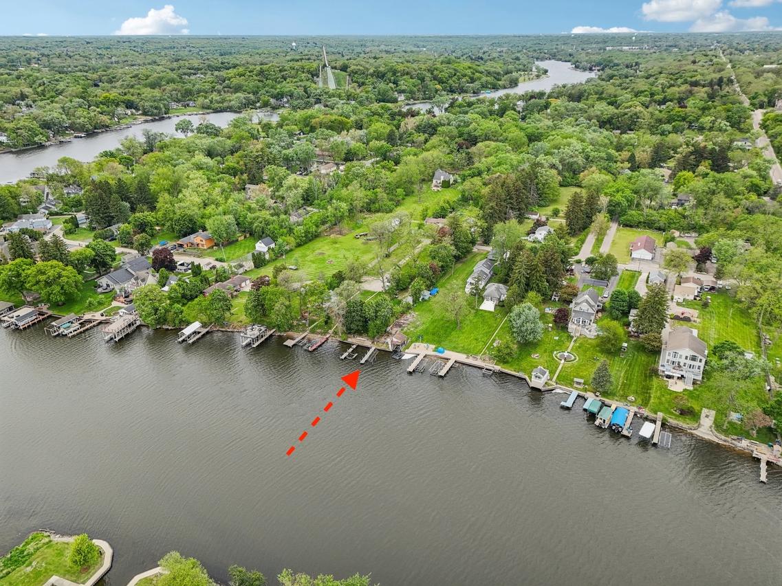 28876 W Pioneer Grove Rd., Cary, IL 60013
