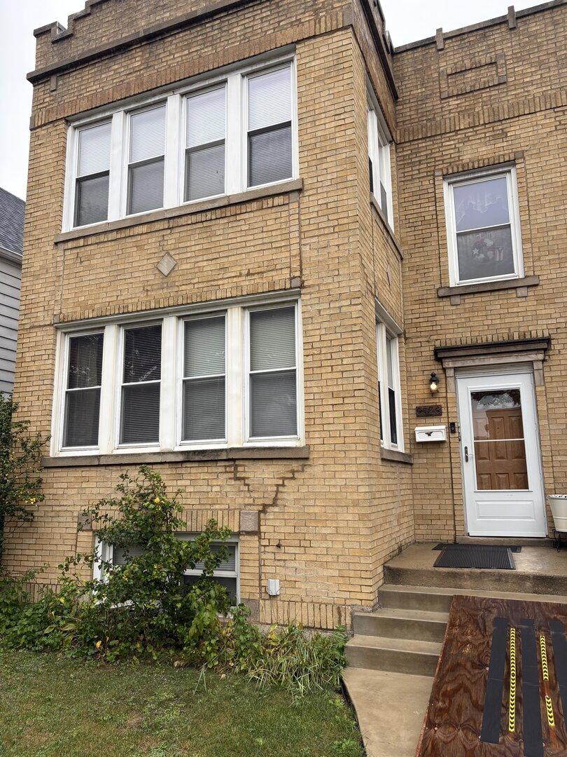 3523 N Whipple St., Chicago, IL 60618