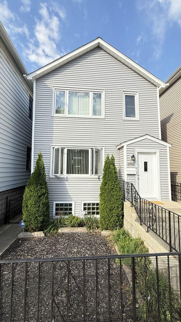 2906 S Lowe Ave., Chicago, IL 60616