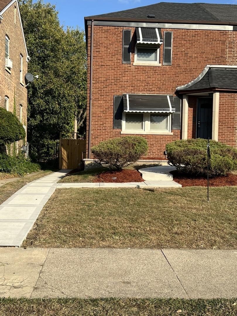 8521 S Saint Lawrence Ave., Chicago, IL 60619