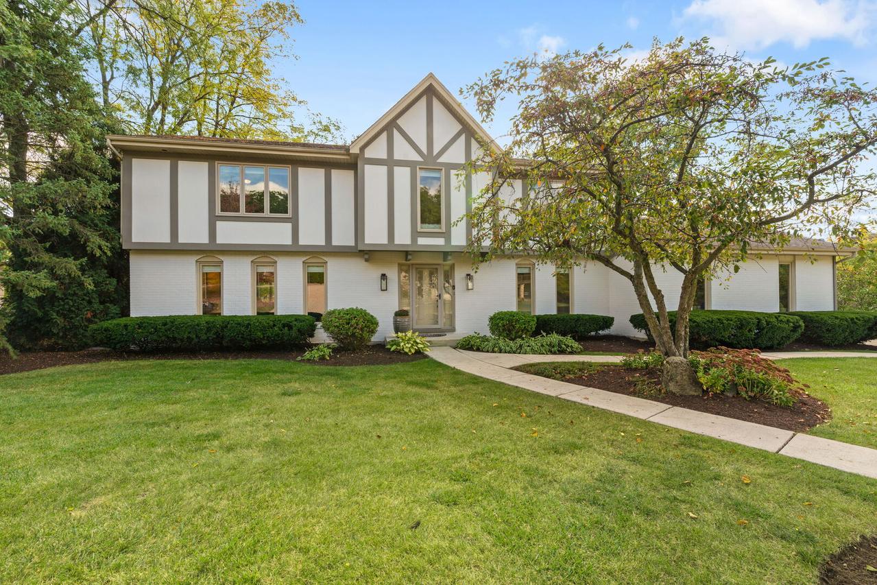 430 Westminster Dr., Burr Ridge, IL 60527