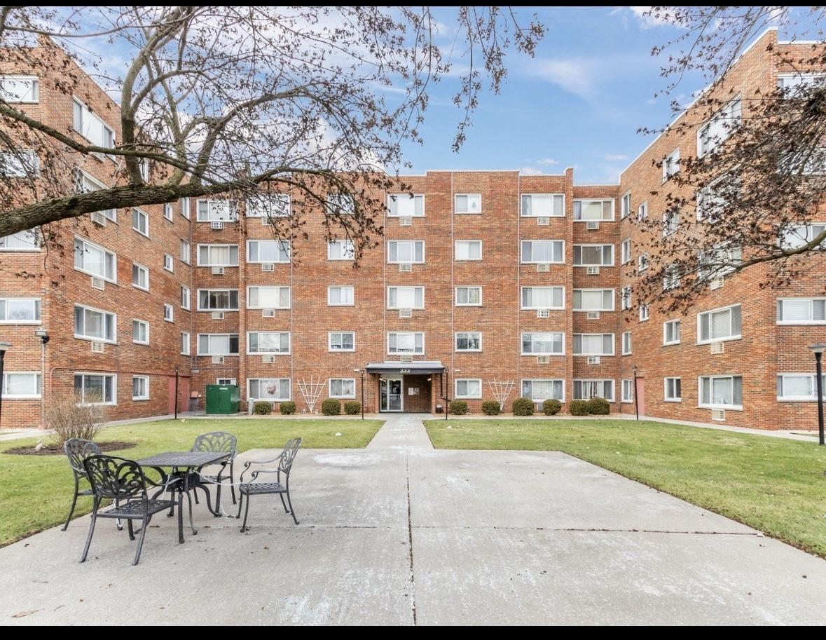 222 Madison St. #208, Joliet, IL 60435