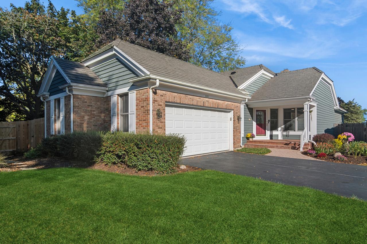 405 Park Barrington Dr., Barrington, IL 60010
