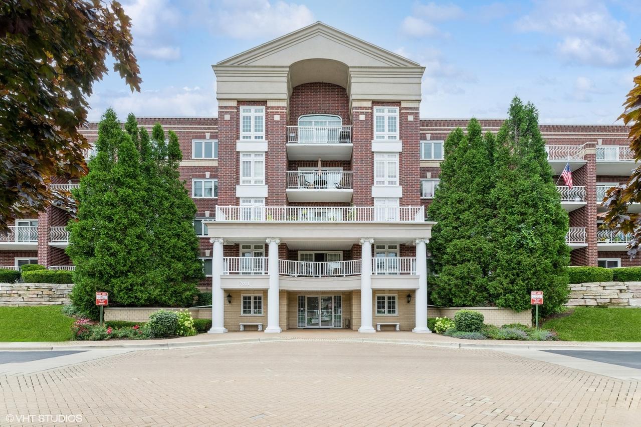 7011 W Touhy Ave. #206, Niles, IL 60714