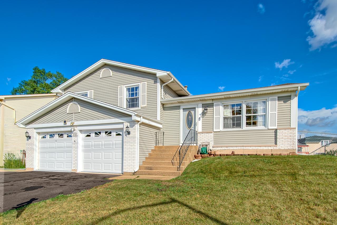 1713 Schmale Rd., Glendale Heights, IL 60139