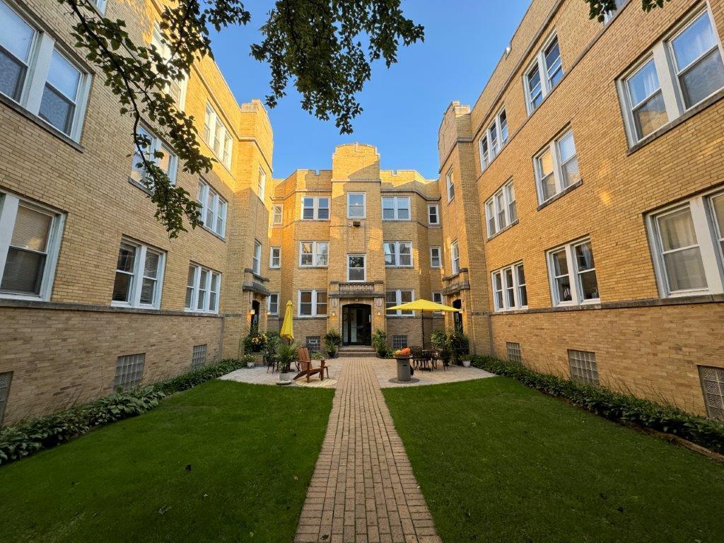 1336 W Estes Ave. #1N, Chicago, IL 60626