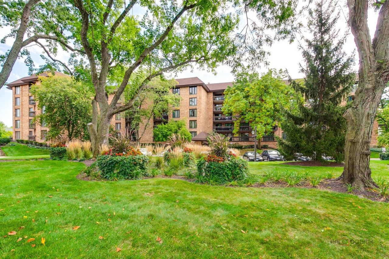 1671 Mission Hills Rd. #302, Northbrook, IL 60062