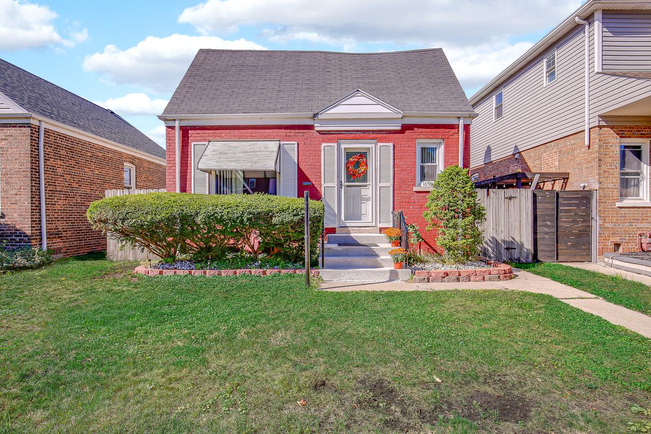 10922 S Avenue B, Chicago, IL 60617