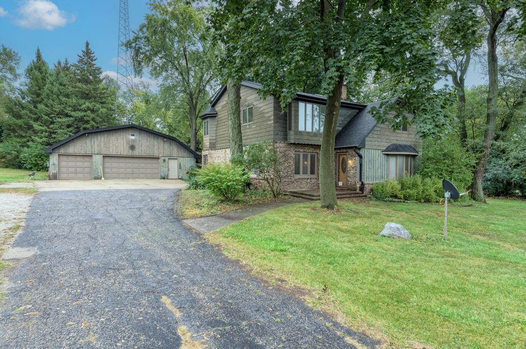 6N331 Keeney Rd., Keeneyville, IL 60172