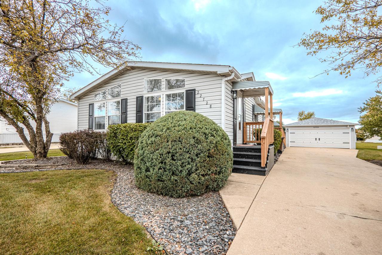 22728 S Butler Ln., Frankfort, IL 60423