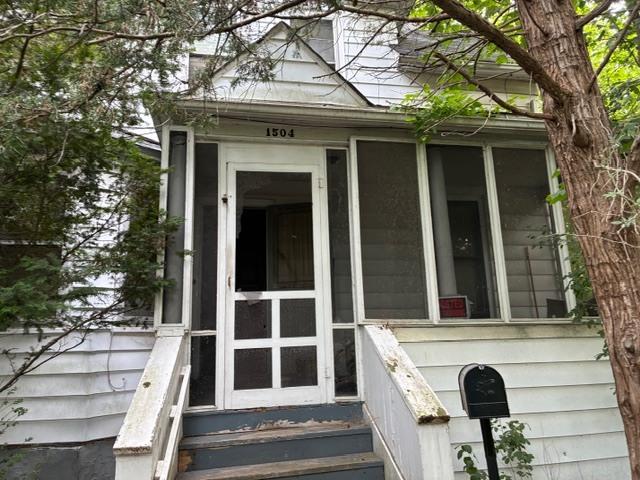 1504 W Glen Flora Ave., Waukegan, IL 60085