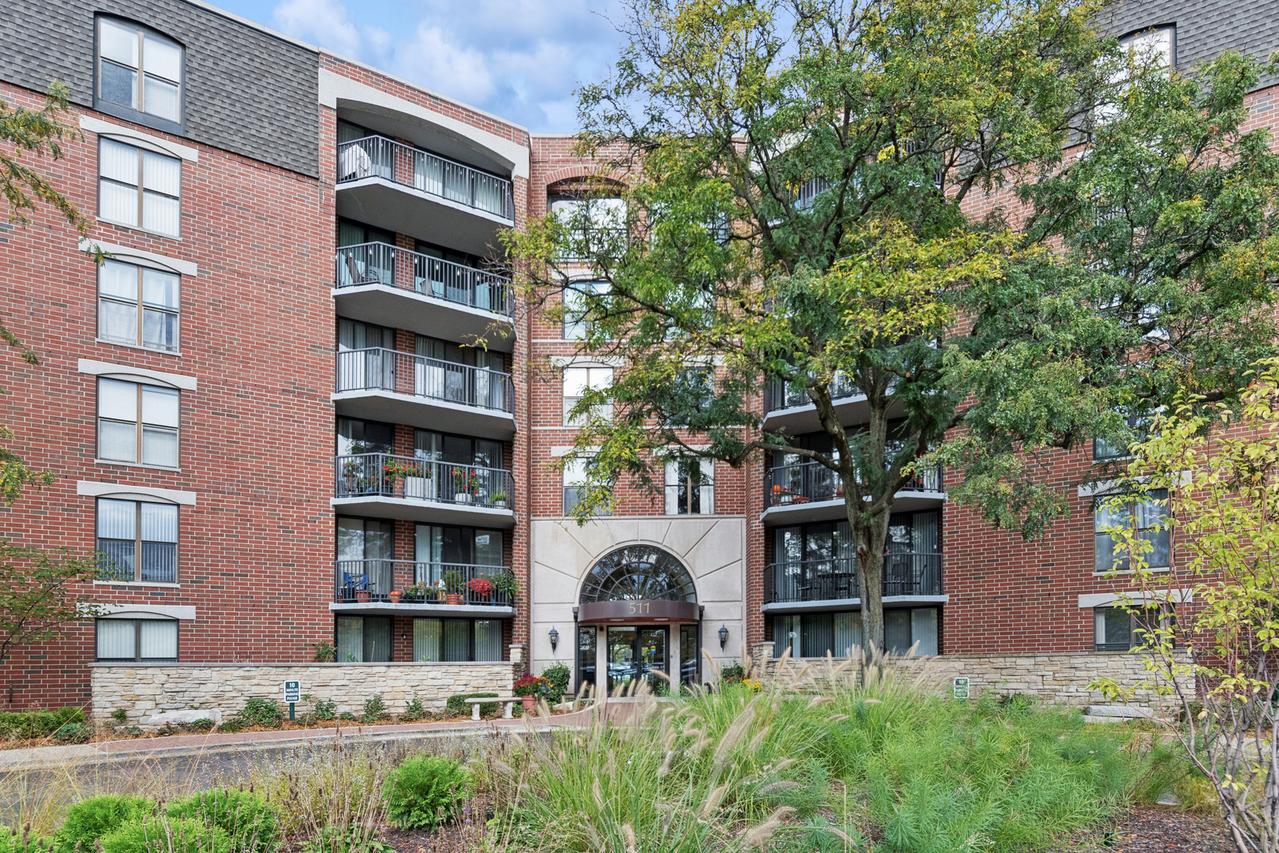 511 Aurora Ave. #509, Naperville, IL 60540