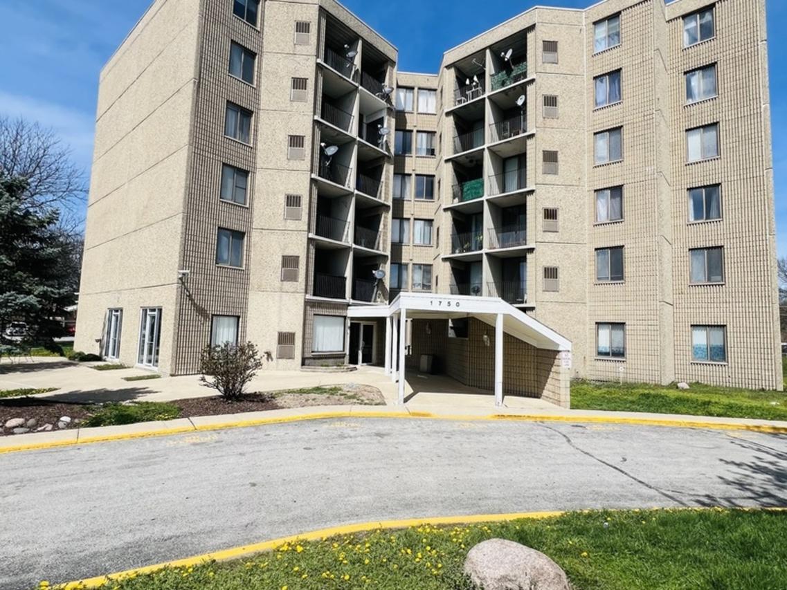 1750 N Marywood Ave. #315, Aurora, IL 60505