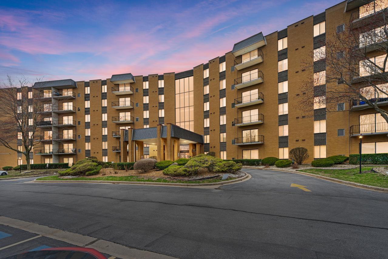 700 N Bruce Ln. #312, Glenwood, IL 60425