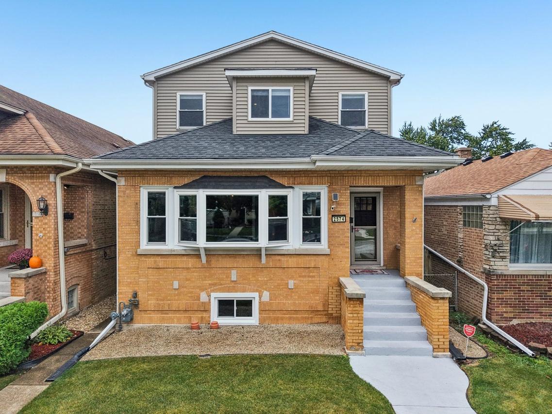 2574 Clarke St., River Grove, IL 60171