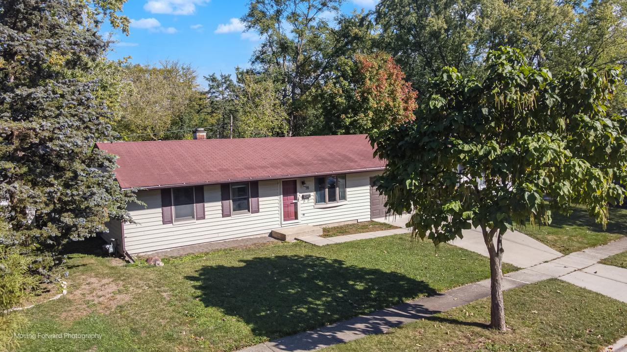 98 Glendale Rd., Buffalo Grove, IL 60089