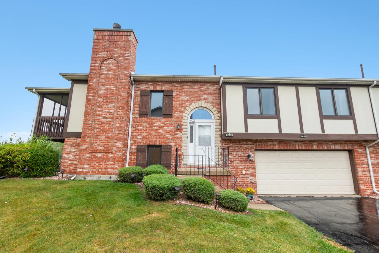 9866 Treetop Dr., Orland Park, IL 60462