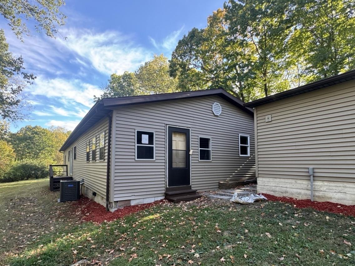 10315 E County 14 Hwy., Lewistown, IL 61542