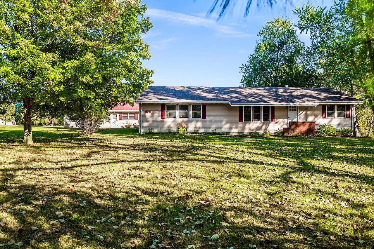 14345 N 900 East Rd., Bloomington, IL 61705