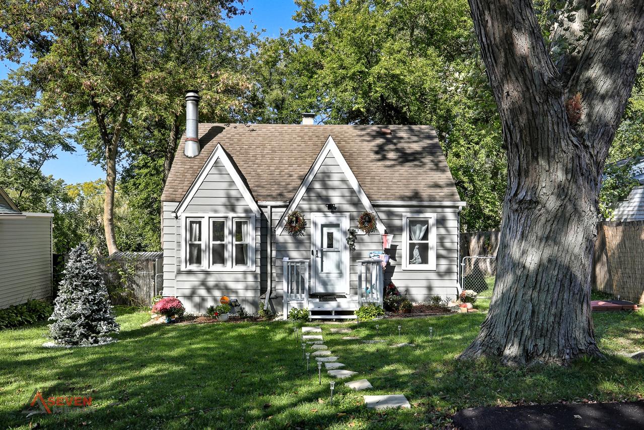 7718 Beach Rd., Wonder Lake, IL 60097