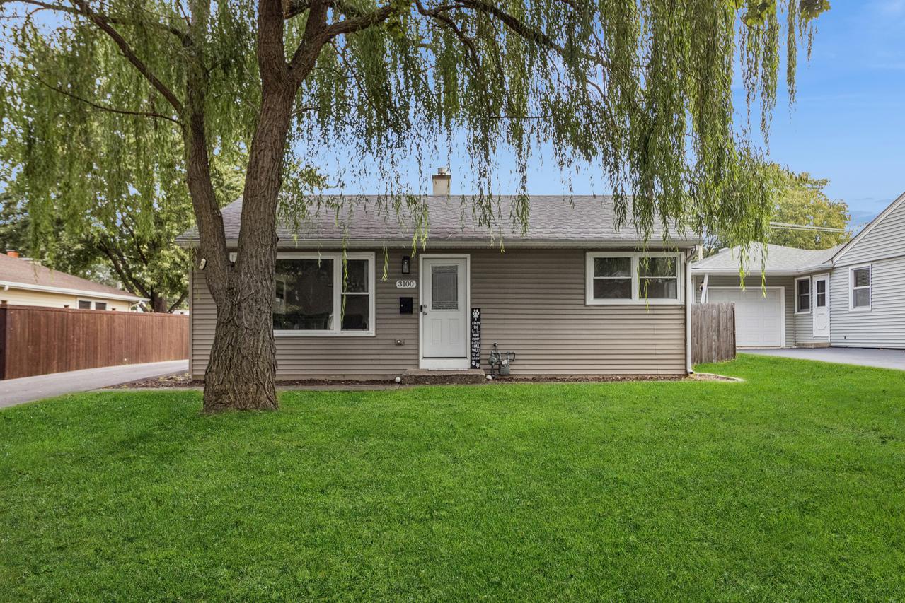 3100 Swallow Ln., Rolling Meadows, IL 60008