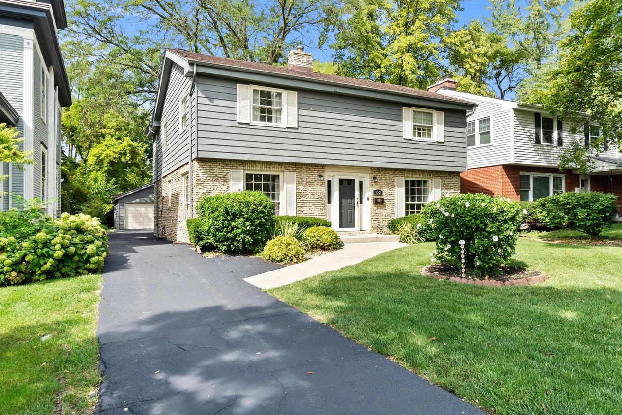 922 Sterling Ave., Flossmoor, IL 60422