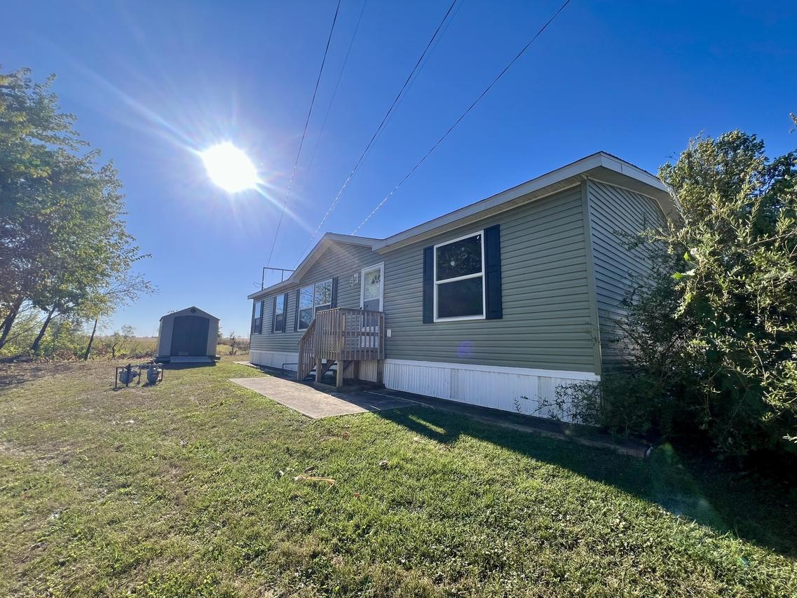 612 Bureau Ct., Mahomet, IL 61853