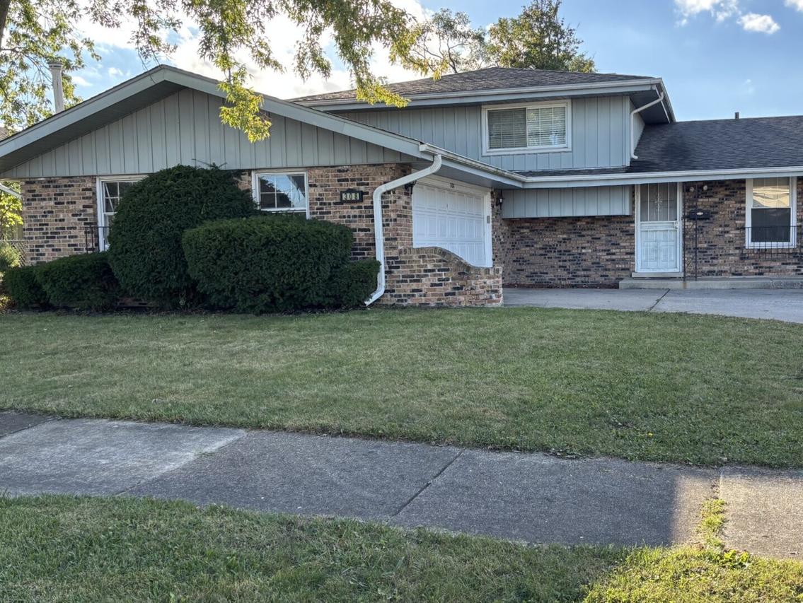 308 S Walnut St., Glenwood, IL 60425