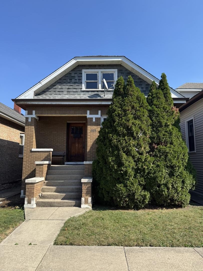 2737 Harvey Ave., Berwyn, IL 60402