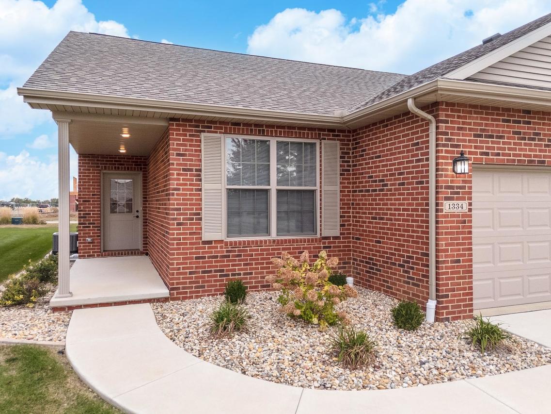 1334 Monterey Pine Dr., Normal, IL 61761