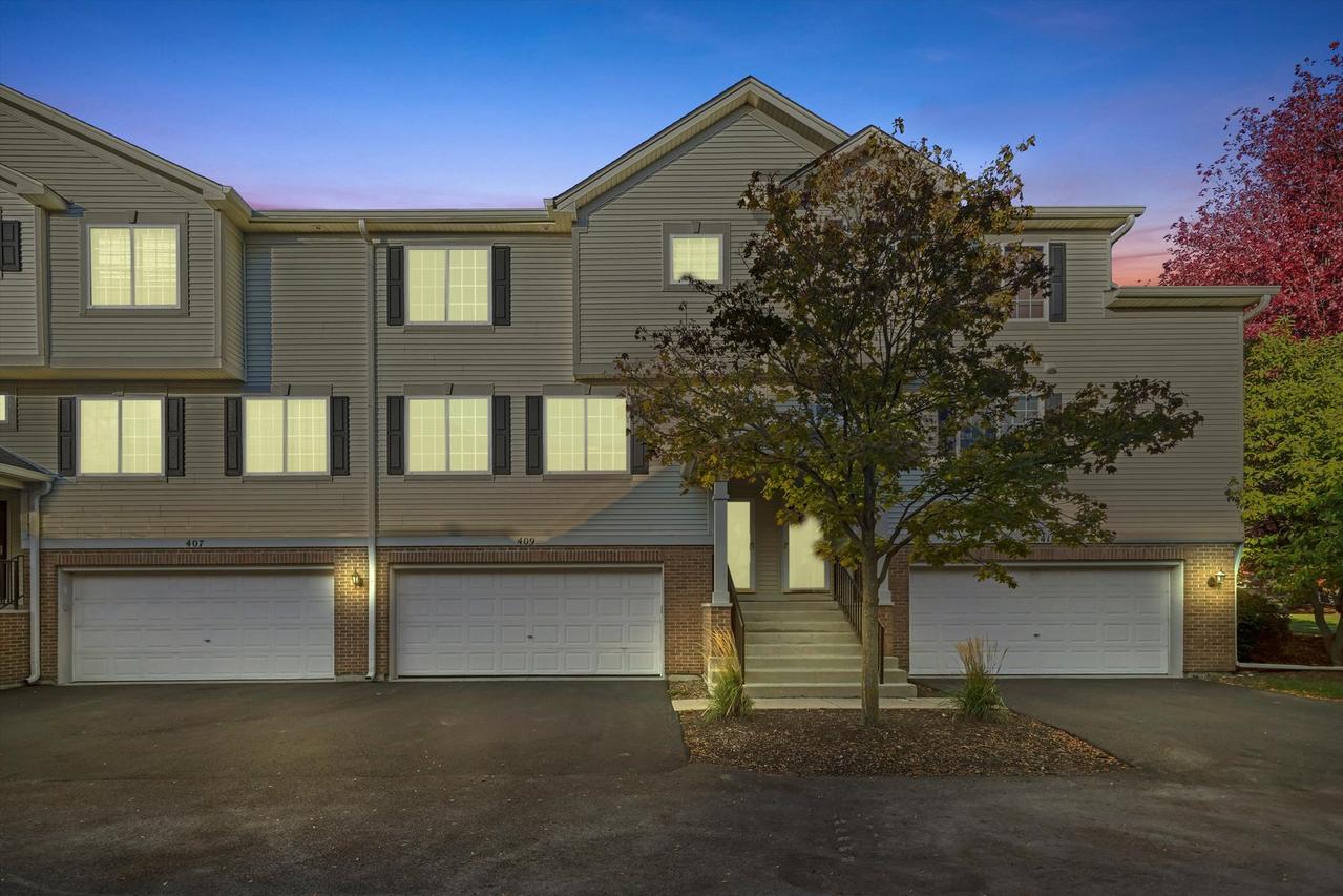 409 Evergreen Cir. #4, Gilberts, IL 60136