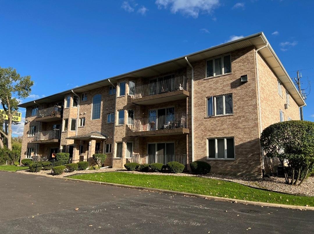 10228 Southwest Hwy. #1C, Chicago Ridge, IL 60415