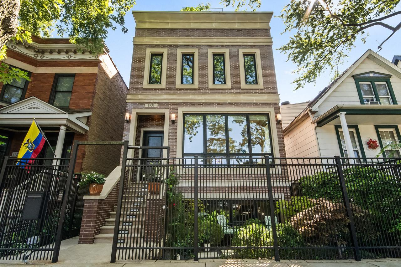 1931 W Cornelia Ave., Chicago, IL 60657