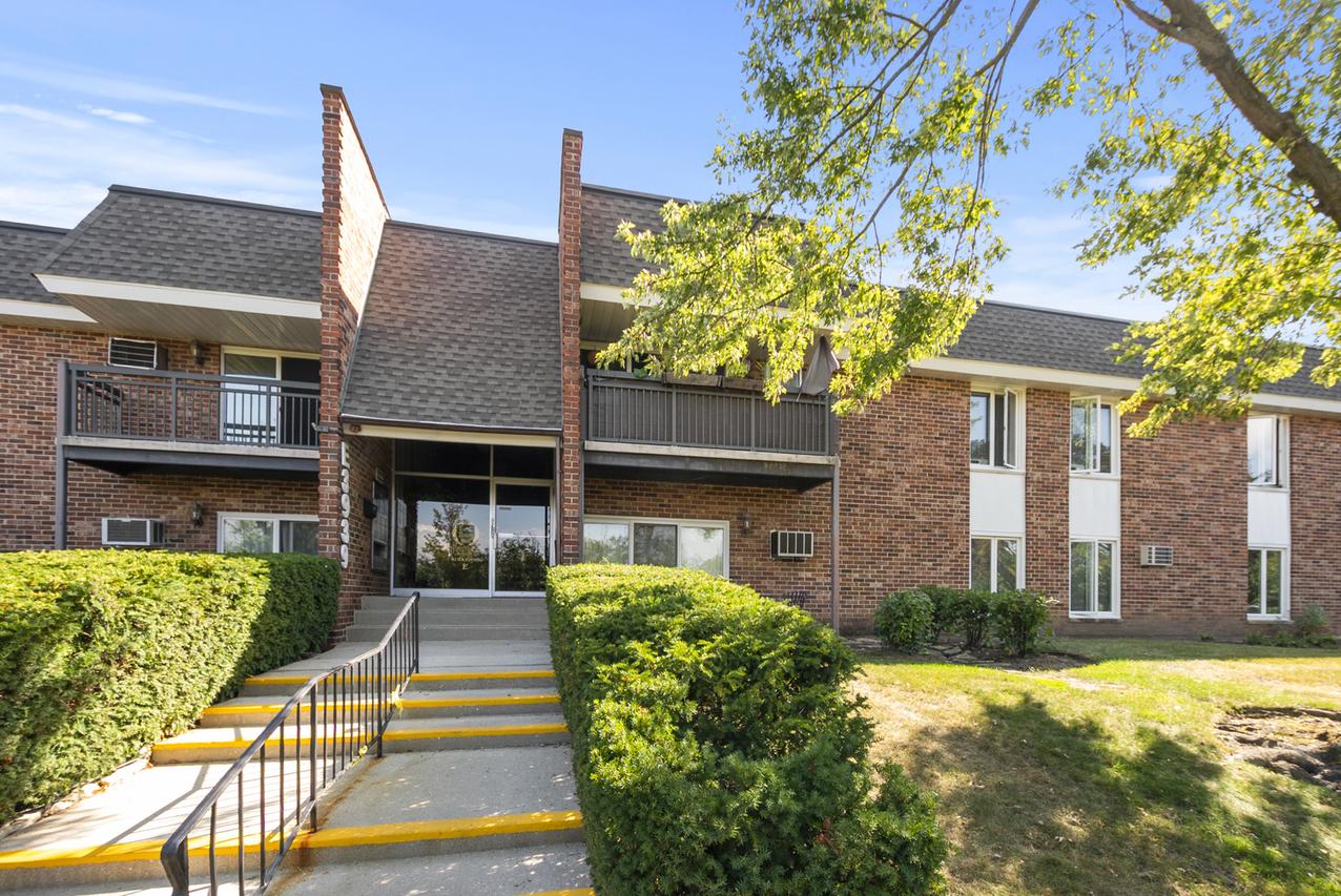 3939 Saratoga Ave. #E-214, Downers Grove, IL 60515