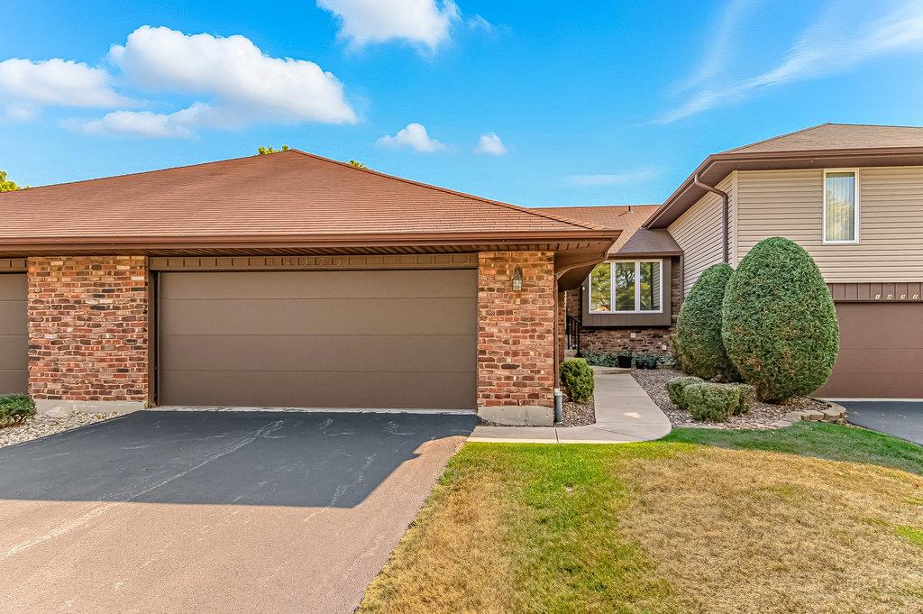14325 Clearview Dr., Orland Park, IL 60462