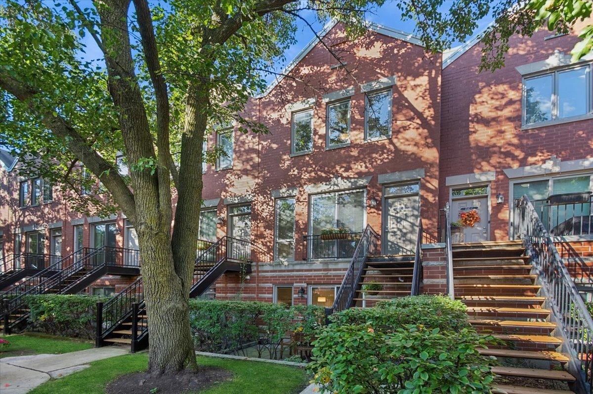 1541 W Henderson St. #D, Chicago, IL 60657