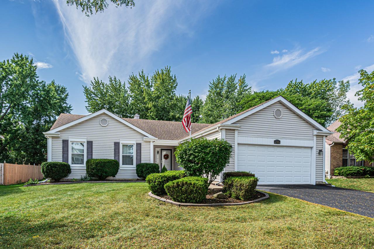 216 Timber Oaks Dr., North Aurora, IL 60542