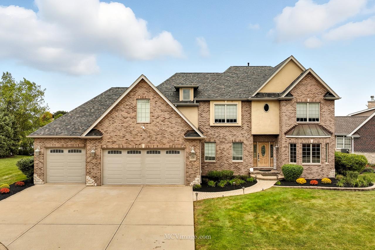 21240 S Redwood Ln., Shorewood, IL 60404