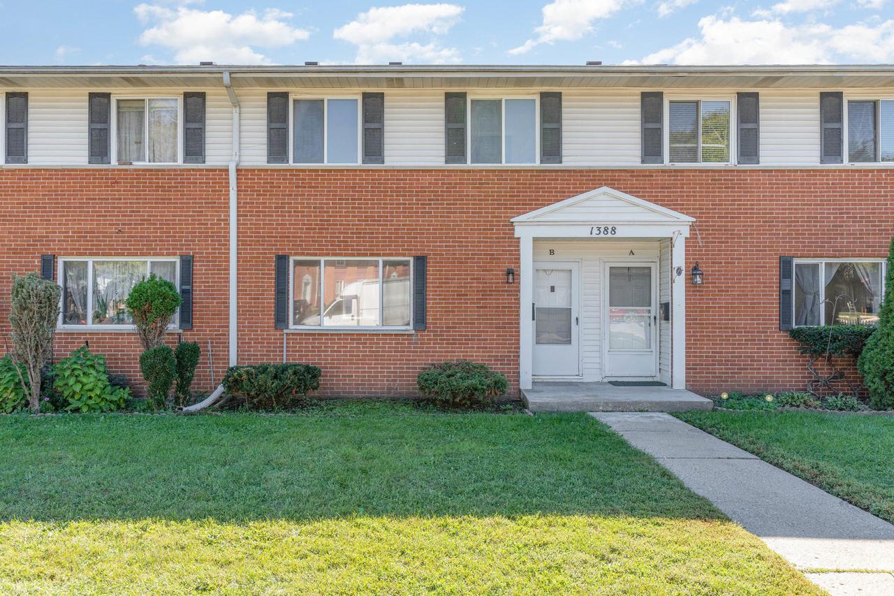 1388 Monomoy St. #B, Aurora, IL 60506