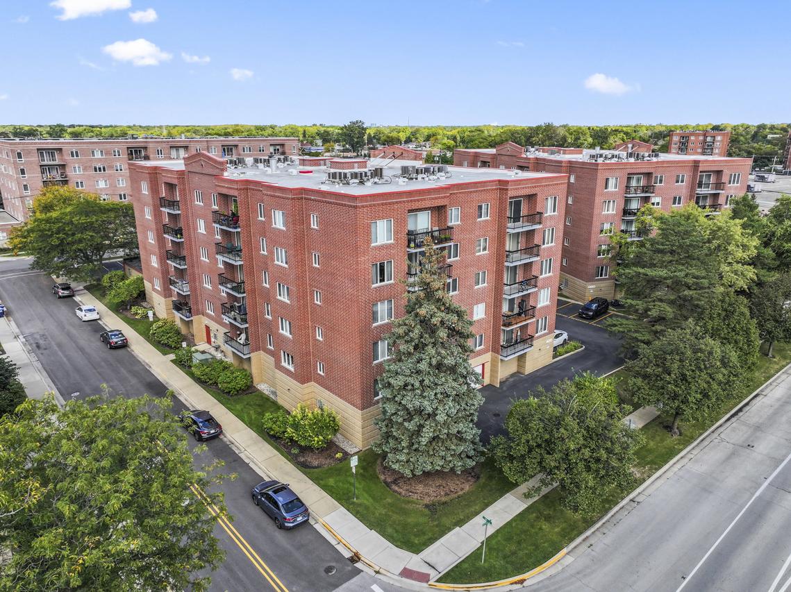 1470 Jefferson St. #405, Des Plaines, IL 60016