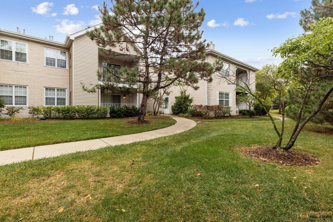 784 N Gary Ave. #212, Carol Stream, IL 60188
