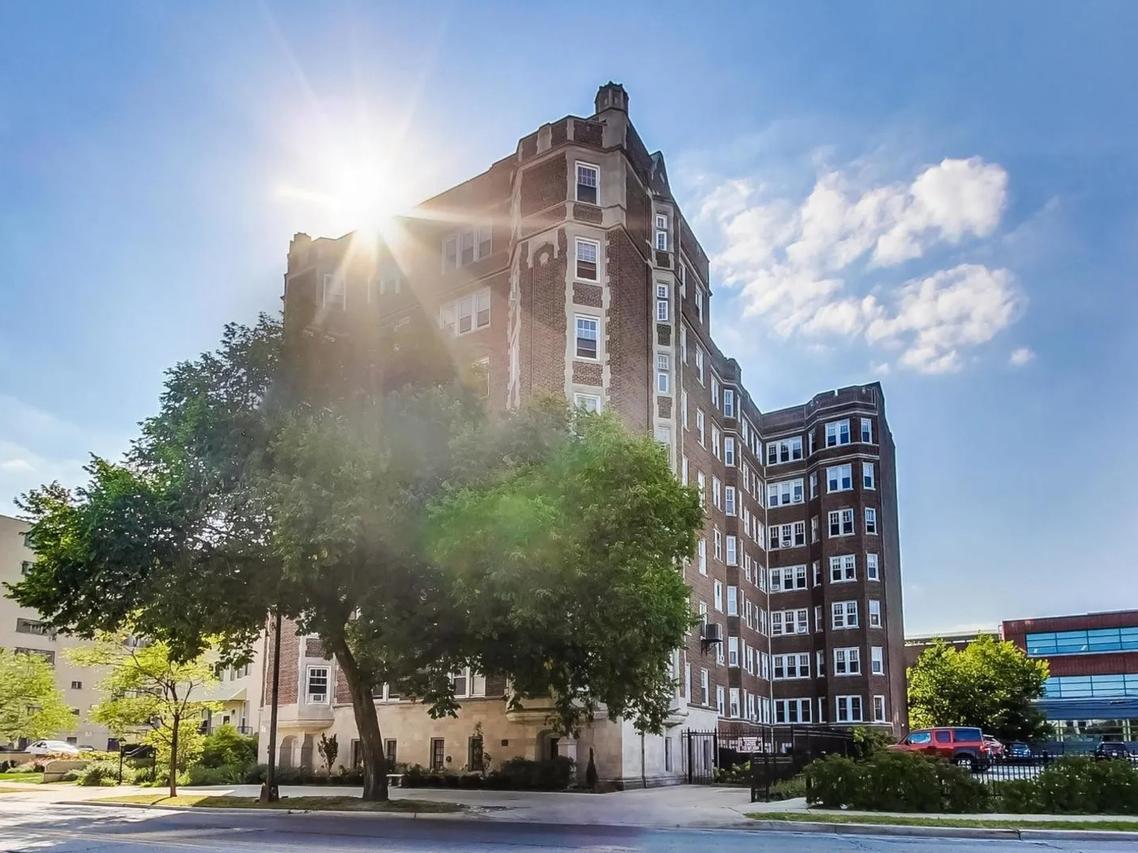 6336 N Sheridan Rd. #5B, Chicago, IL 60660