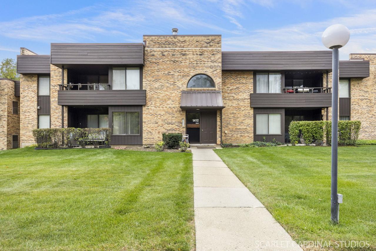 1412 N Sterling Ave. #203, Palatine, IL 60067