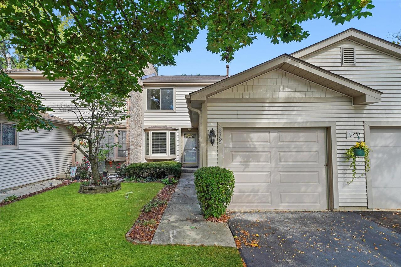 218 E Forest Knoll Dr., Palatine, IL 60074