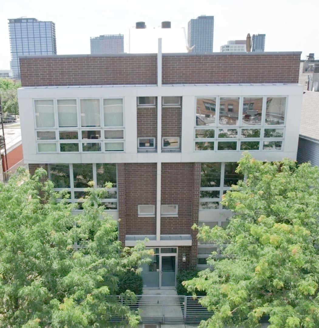 1327 W Grand Ave. #2W, Chicago, IL 60642